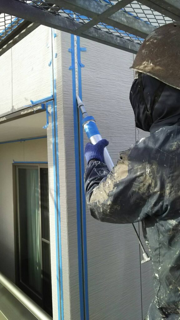 大垣市　高耐久シリコン塗装で外壁も車庫の折半屋根もきれいになりました。
