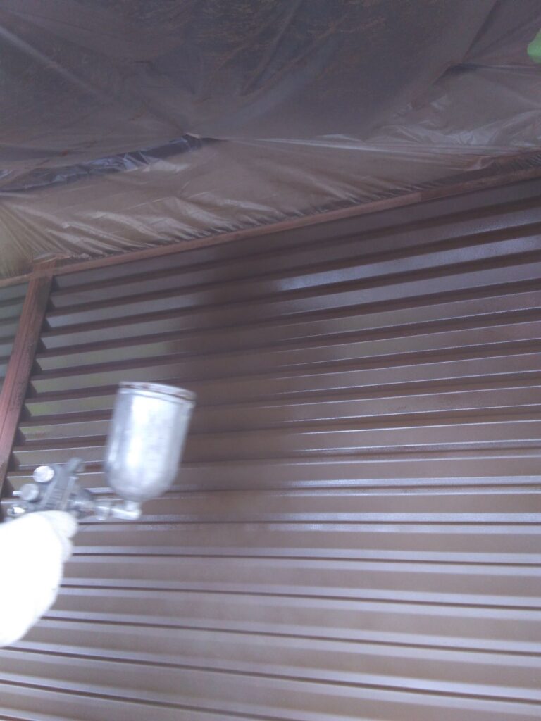 大垣市　外壁と屋根のシリコン塗装工事でお家も車庫もきれいになりました。