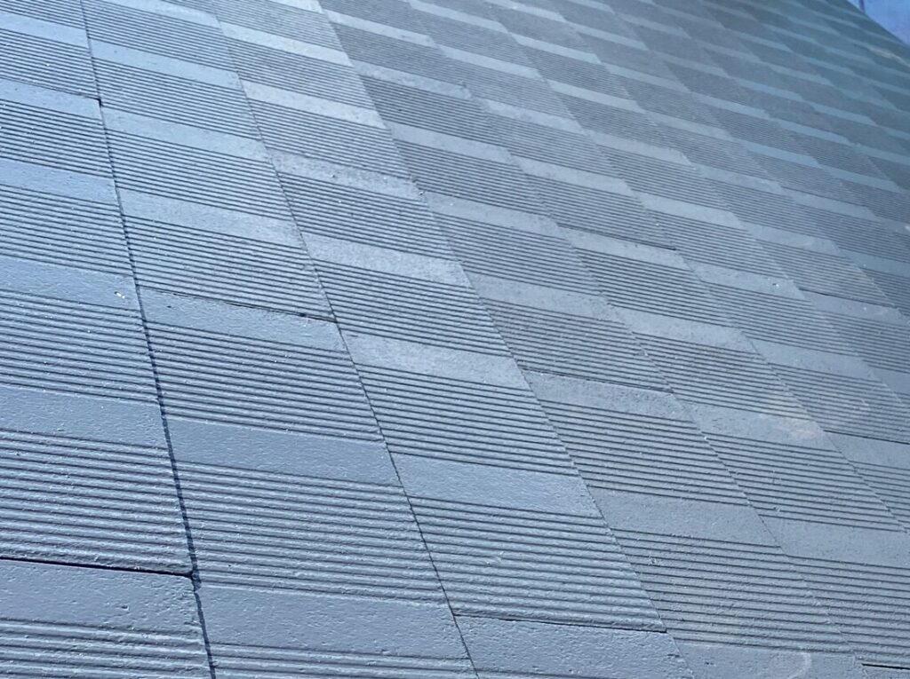 大垣市 劣化してコケの生えてしまったカラーベスト屋根を塗装し、耐久性の高い屋根に仕上げました。