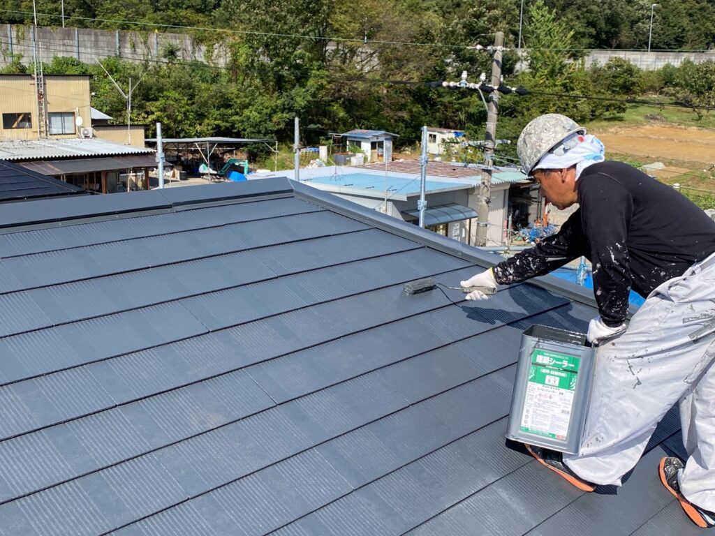 大垣市　M様邸　劣化してコケの生えてしまったカラーベスト屋根を塗装し、耐久性の高い屋根に仕上げました。