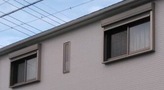 岐阜市　K様邸　コケの生えていた外壁が超低汚染の艶やかなお家に生まれ変わりました。