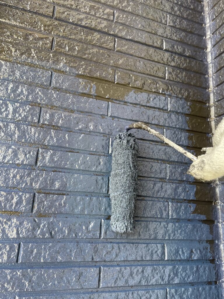 ハウスメーカー宅　外壁にコケが生え、コーキングが欠落していた状態でしたが無機フッ素塗装、高耐久コーキングでの打ち替え工事をおこない、新築のような仕上がりになりました【瑞穂市】