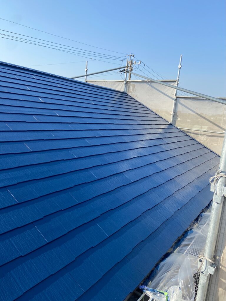 色褪せたカラーベスト屋根　高耐久シリコン塗装でおしゃれなダークネイビーの屋根に塗り替えました【大垣市】