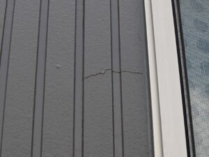サイディング　ひび割れ