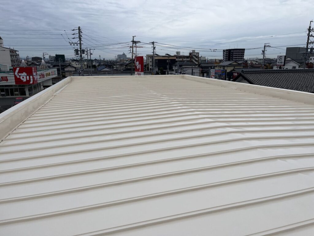 瑞穂市｜アパート屋根塗装　10年ぶりの塗装で塗膜の劣化と錆を解消！