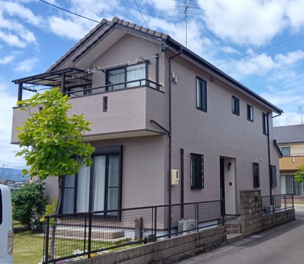 瑞穂市｜築18年の外壁をリフレッシュ！8204グレージュで上品な外観へ